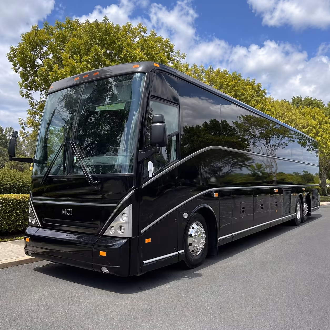 fayetteville charter bus rentals for razorback games and recruiting